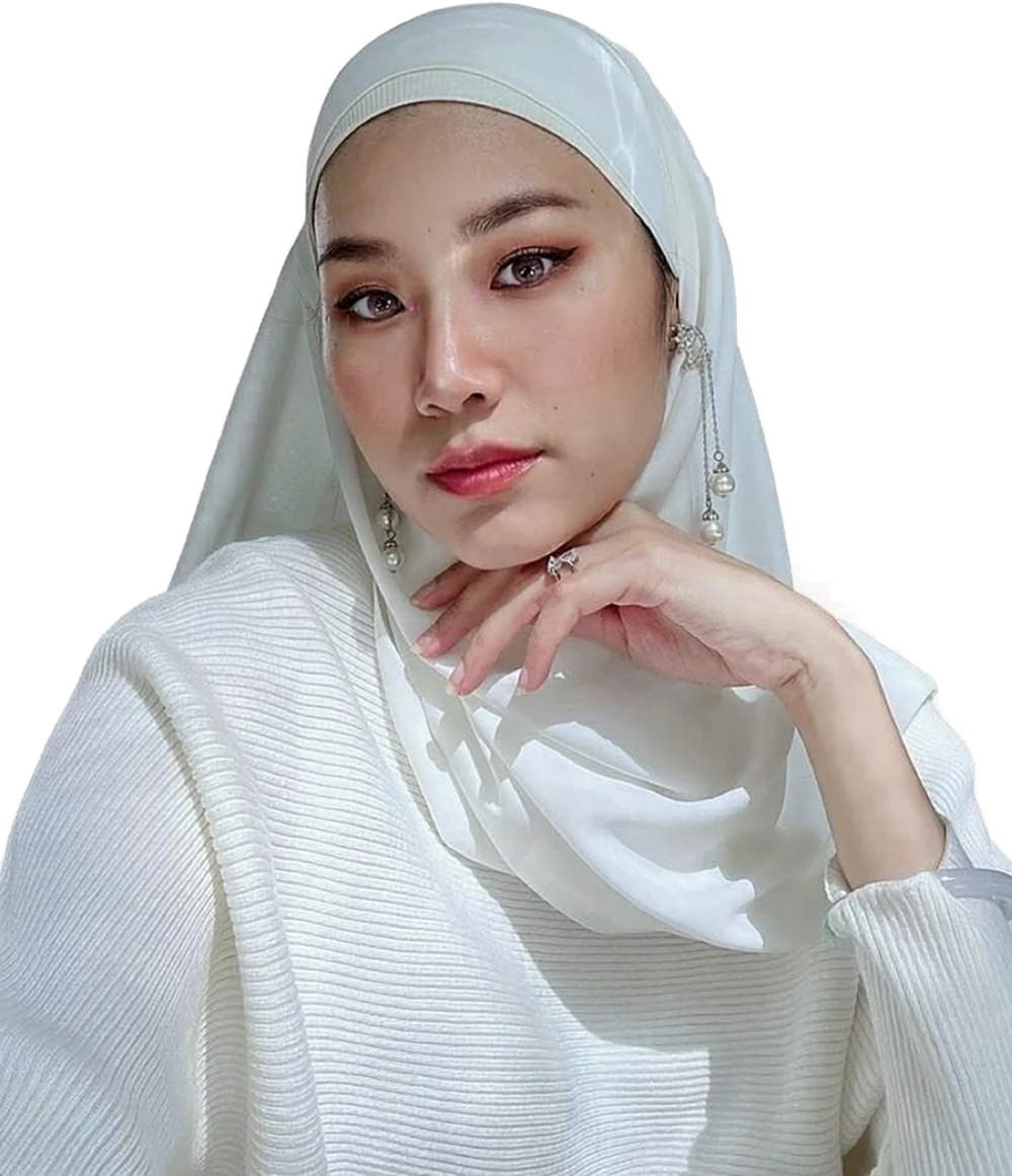 Portrait of Raeesa Sya.